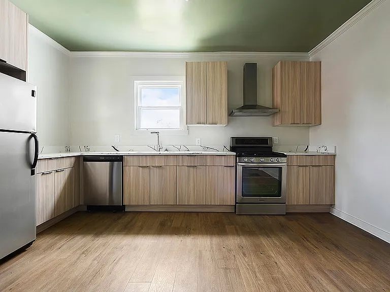 120-122 Cherry St — Photo 3