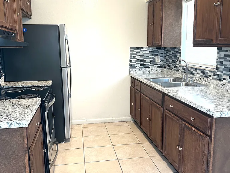 2901 61st Ave N #2901 — Photo 2