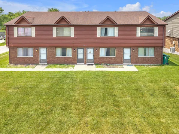 7438 Whitcomb St, Merrillville, IN 46410