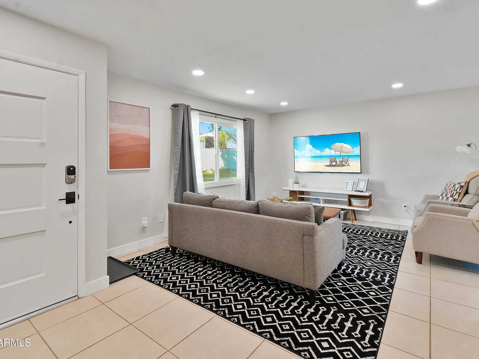 3 bed, 2.5 bath, 1344 sqft, $5,000 — Photo 2