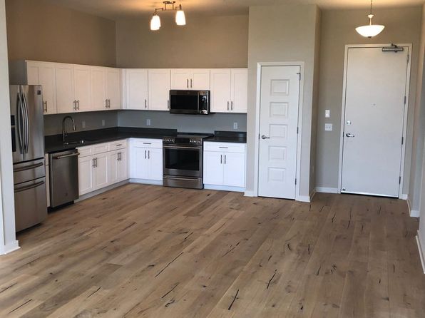 3002 Hardy St #205