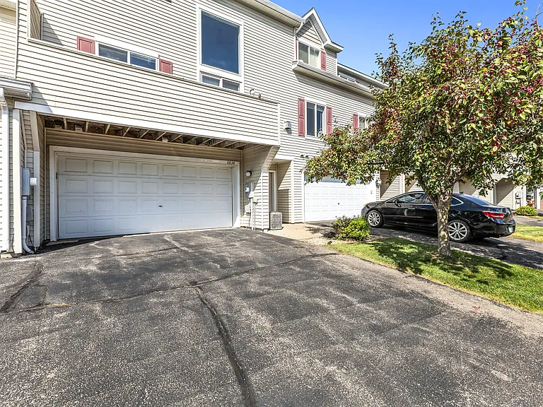 6834 Meadow Grass Ln S — Photo 18