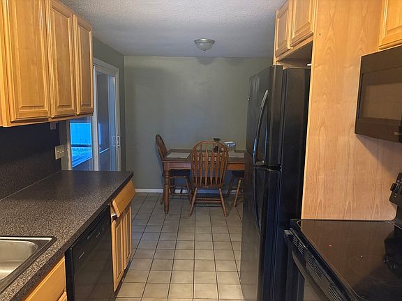 3rd image of 144 Coolidge Ave