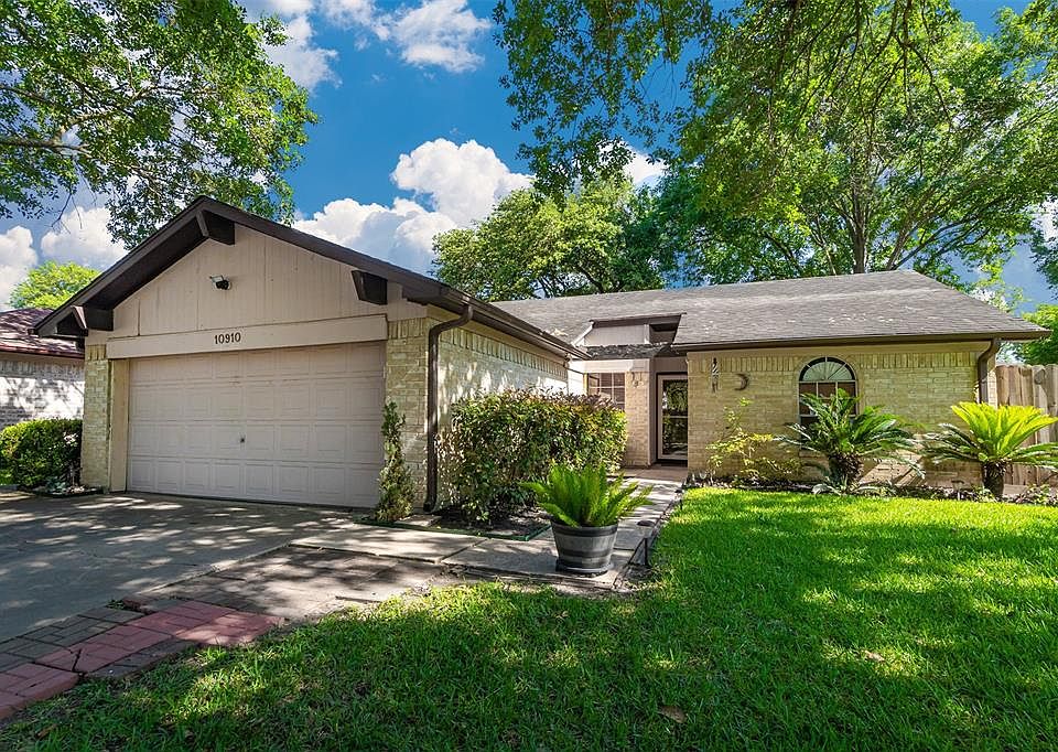 1st image of 10910 White Oak Bend Dr