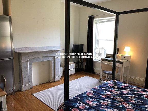 323 Beacon #8 Boston - Back Bay Unit Photo 2