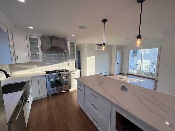5th image of 13109 Beach Channel Dr #1
