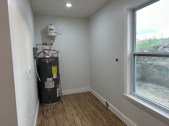 4th image of 1103 N 2nd Ave NW
