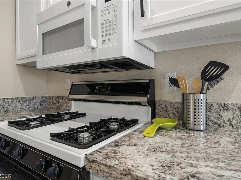 8216 Diamond Star Ct — Photo 14