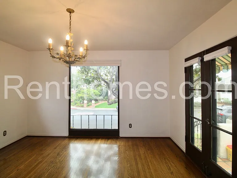 2244 Plum St — Photo 9