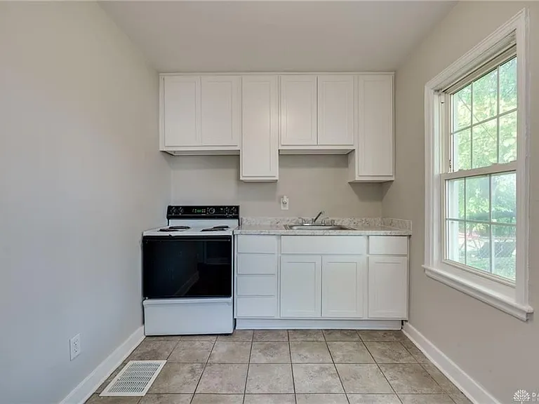 337-339 Wayne Dr #339 — Photo 9
