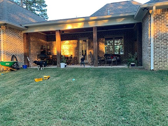 4th image of 20 Marinda Ln