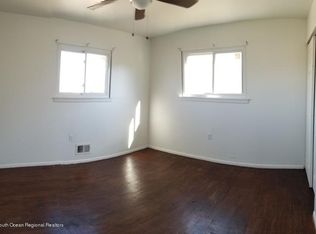 56 Lakeview Dr, Toms River, NJ 08757