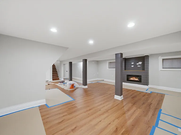 8326 S Luella Ave — Photo 27