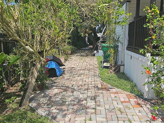 3rd image of 13211 SW 7th Court