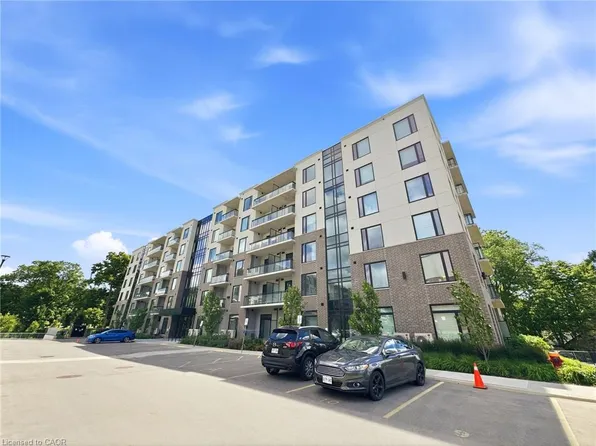103 Roger St #306, Waterloo, ON N2J 0G2