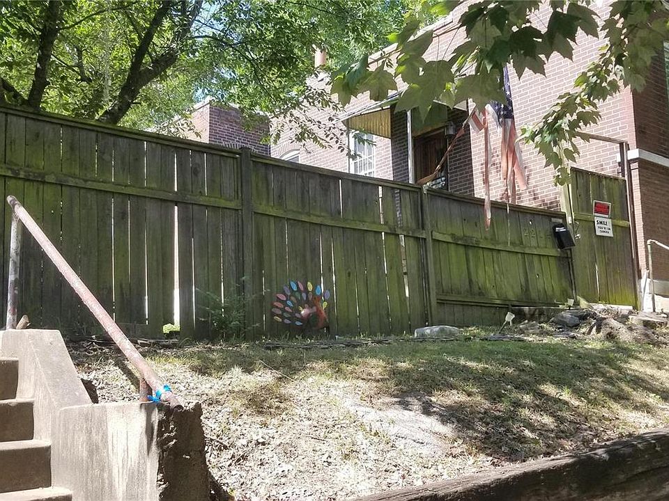 2nd image of 2214 Montana St