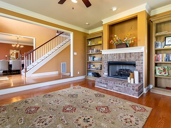5th image of 600 N River Bend Dr