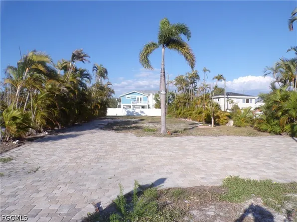 5865 Estero Blvd, Fort Myers Beach, FL 33931