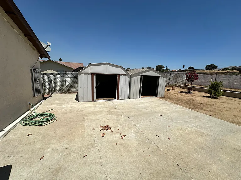 1650 N Orange St — Photo 18