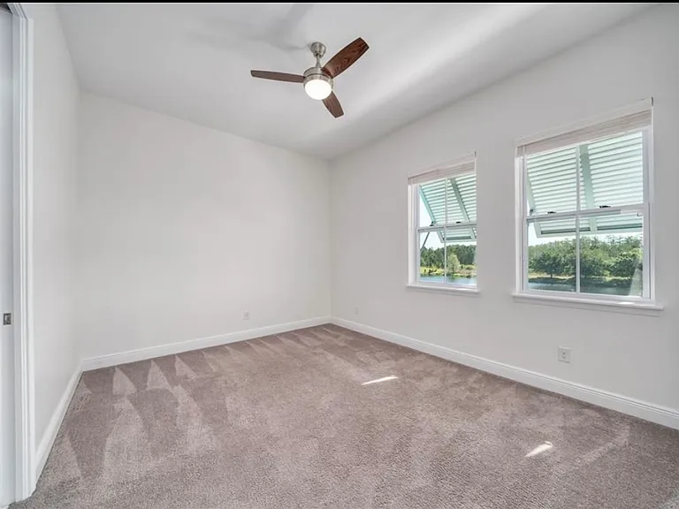 7070 Higgs Aly — Photo 21