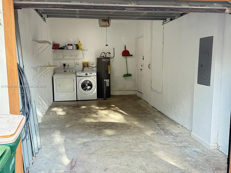 6482 Catalina Ln — Photo 9