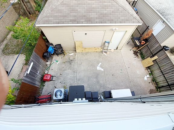 2nd image of 1419 N Leclaire Ave