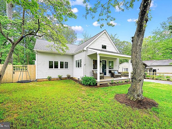 3rd image of 1148 Oak View Dr