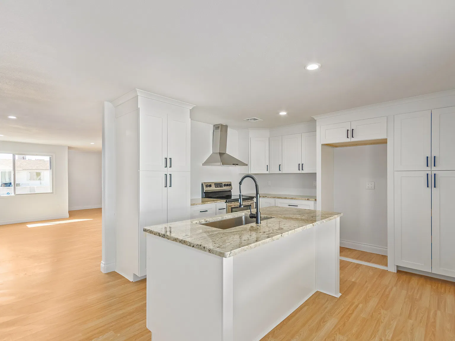 3 bed, 1685 sqft, $2,750 — Photo 4