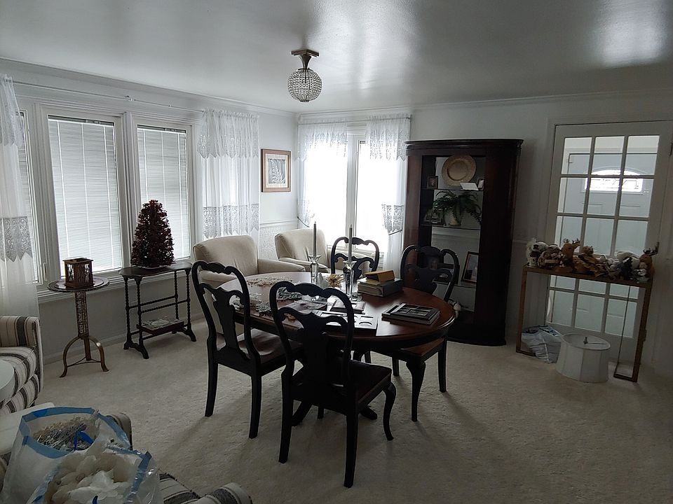1st image of 275 Strathmore Rd
