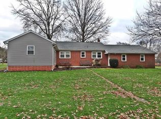 15 E Woods Dr, Lititz, PA 17543