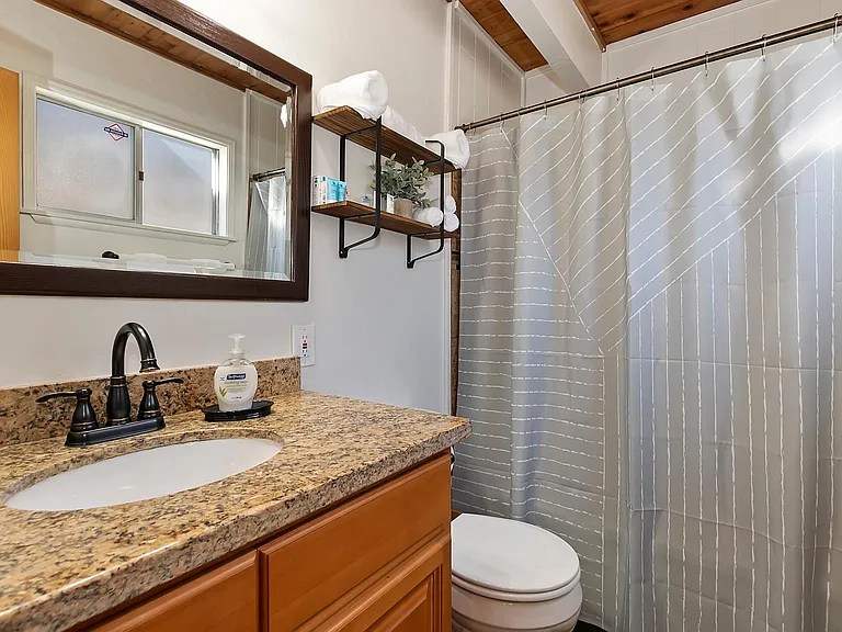 440 Tennessee Ln — Photo 6