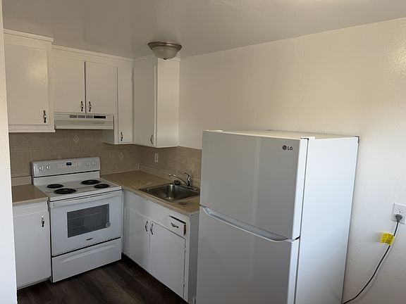 2nd image of 1316 Leafwood Dr #11
