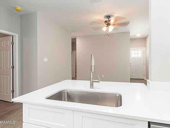 3rd image of 100 Jantz Dr