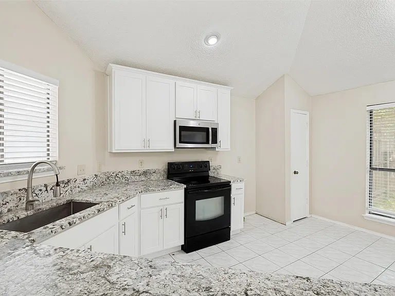 405 Myrtle Dr — Photo 12