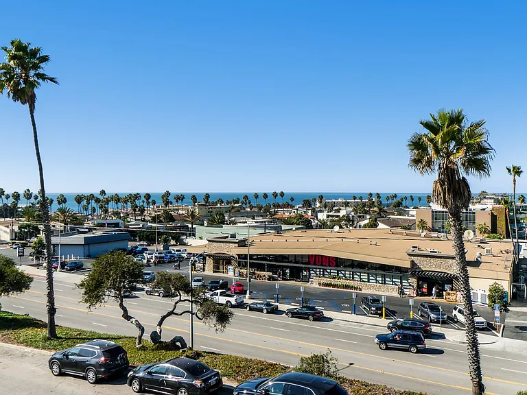 212 Palos Verdes Blvd. — Photo 13