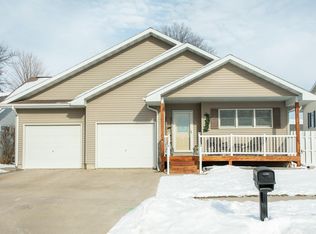 1406 Leitha Ter, Waverly, IA 50677