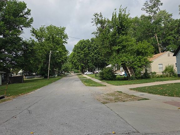 4th image of 1725 N Fremont Ave
