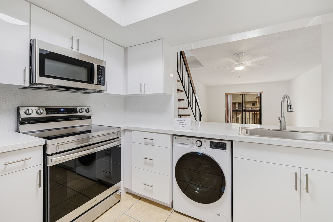 1121 SW 105th Ave #302-8