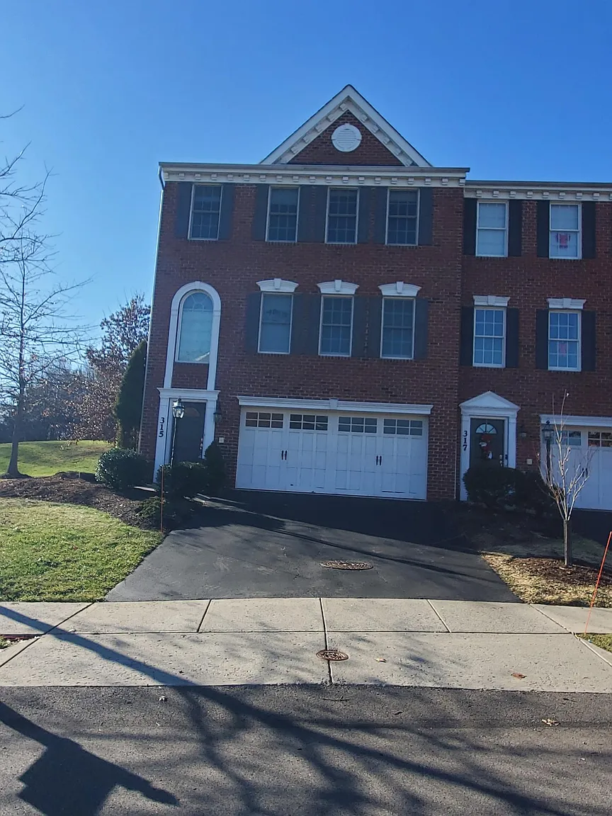 315 Marshall Heights Dr photo 1
