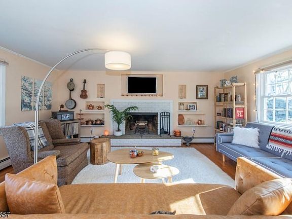 3rd image of 43 Wildwood Shores Dr