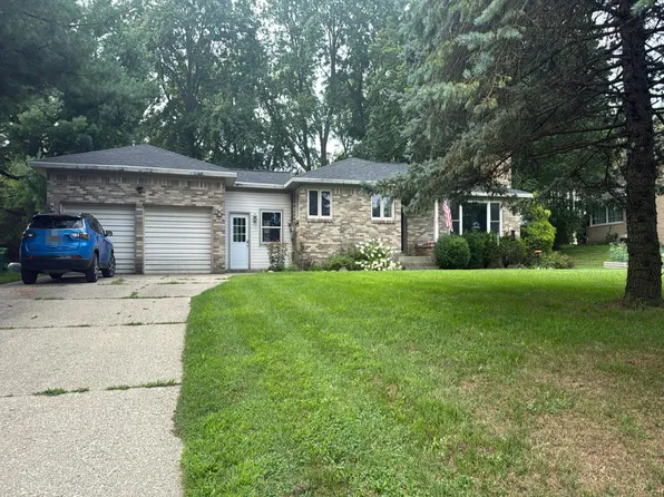 6724 68th St SE, Caledonia, MI 49316
