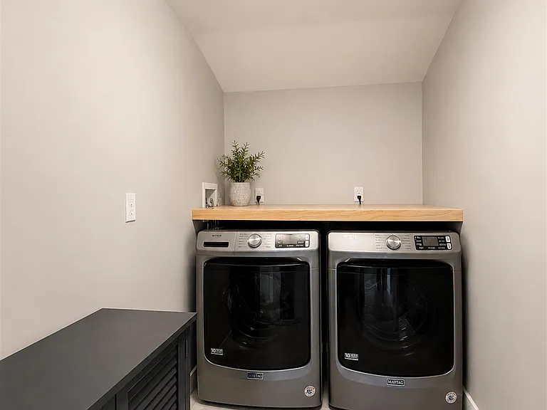 46 Garrison Ave — Photo 6
