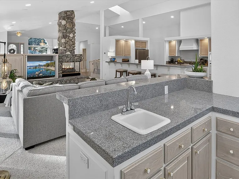 1264 Hidden Woods Dr — Photo 15