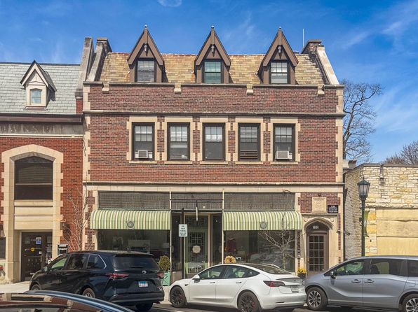 733 Elm St APT 203