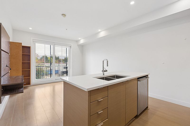 Vancouver Apartment for rent - 2 Bedrooms — photo 35