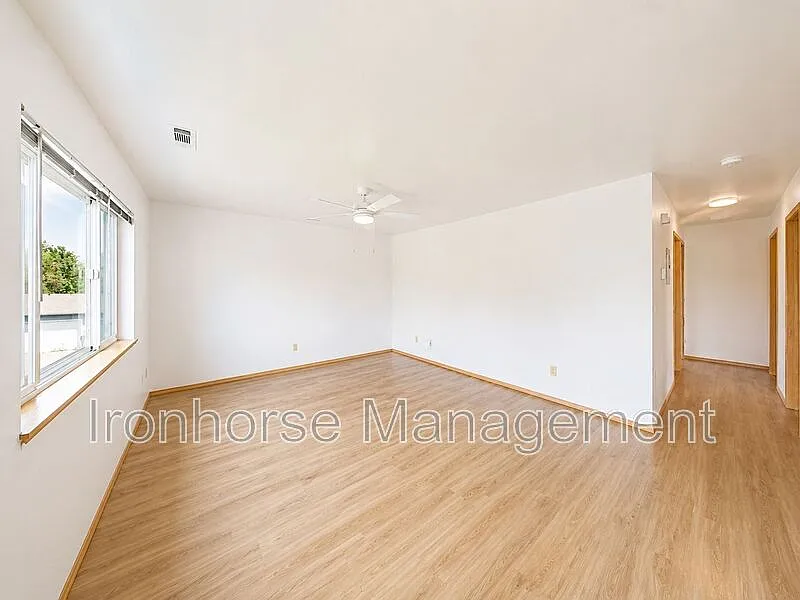 3 bed, 1.0 bath, $1,850 — Photo 3