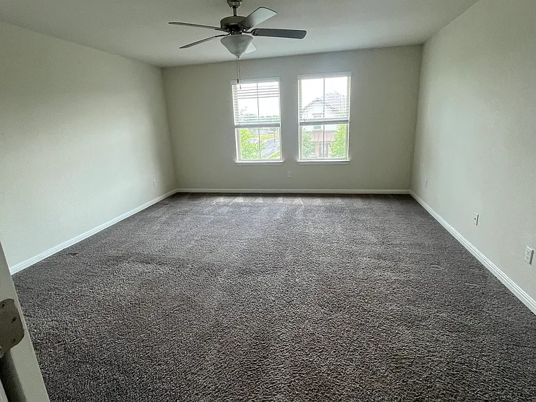 106 Buckthorn Dr — Photo 4