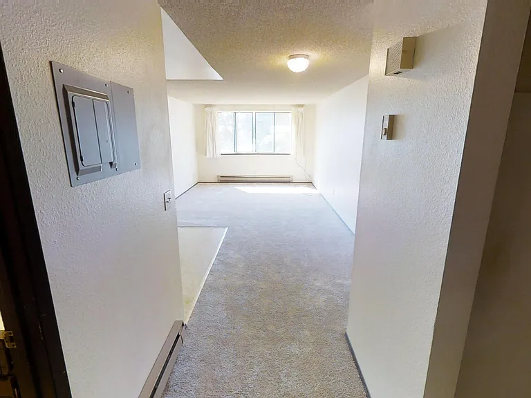 Windhaven Chalet (835 N Oak Harbor St) — Photo 2