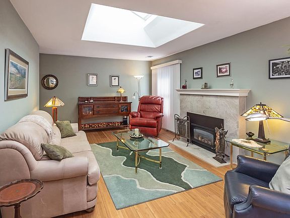 2nd image of 843 W Washington Ave