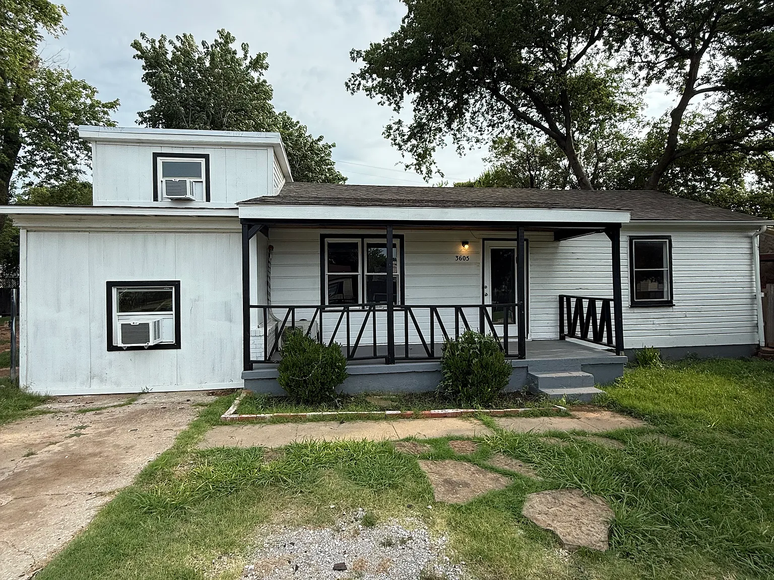 4 bed, 1296 sqft, $1,275 — Photo 1